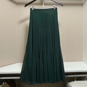 Aritzia Twirl Midi Skirt
